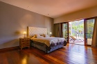 Incredible 4 bedroom and 5 bathroom estate in the exclusive area of Puerto Calero - Puerto Calero - Property Picture 1