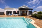 Immaculate fully detached 2 bedroom villa with heated pool in Playa Blanca - Playa Blanca - Property Picture 1