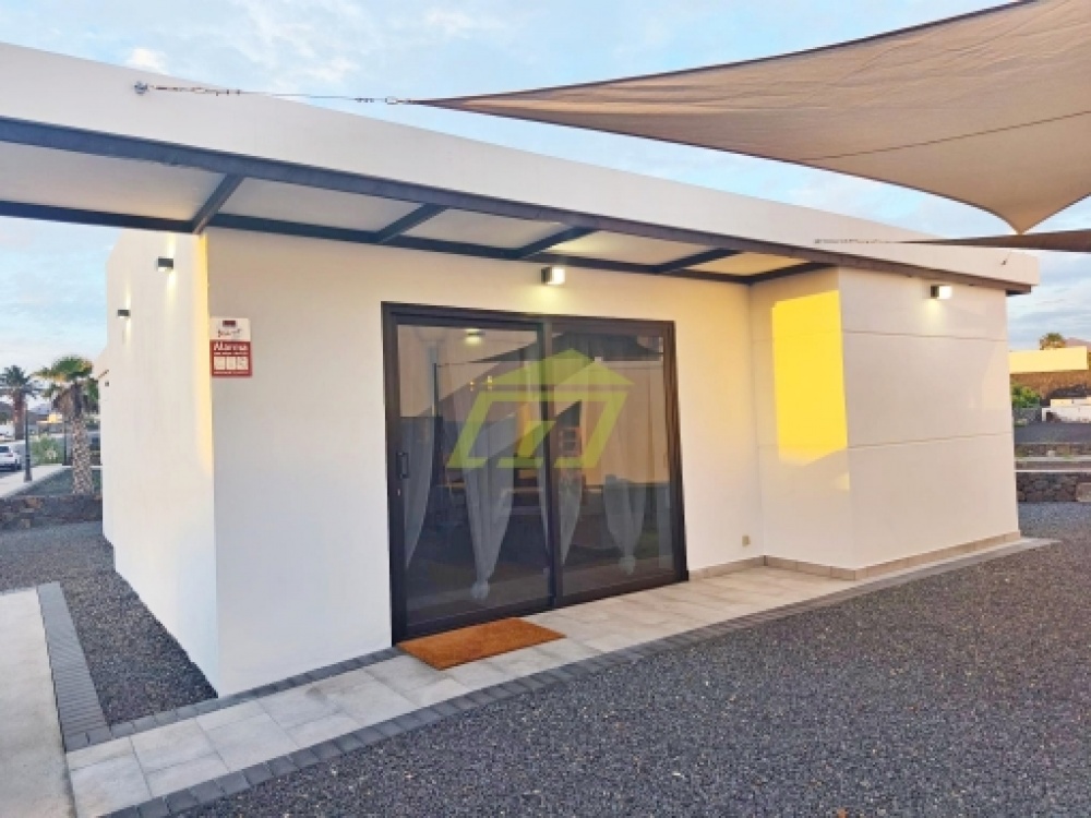 Luxury villa with guest house, heated pool & panoramic views in Yaiza - Playa Blanca - lanzaroteproperty.com