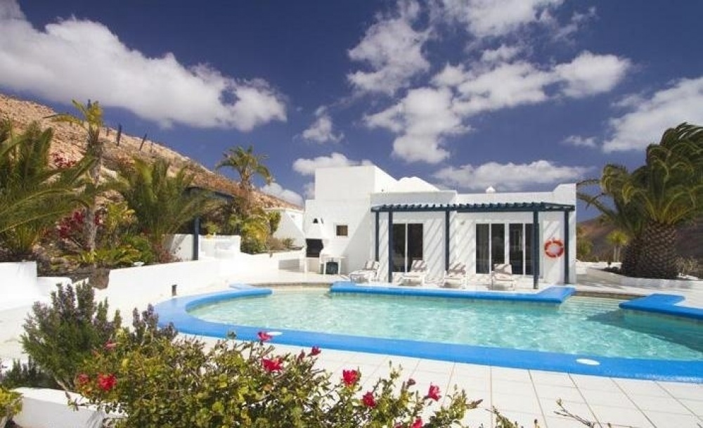 Magnificent 6 bedroom detached villa with private pool in Femés - Femés - lanzaroteproperty.com