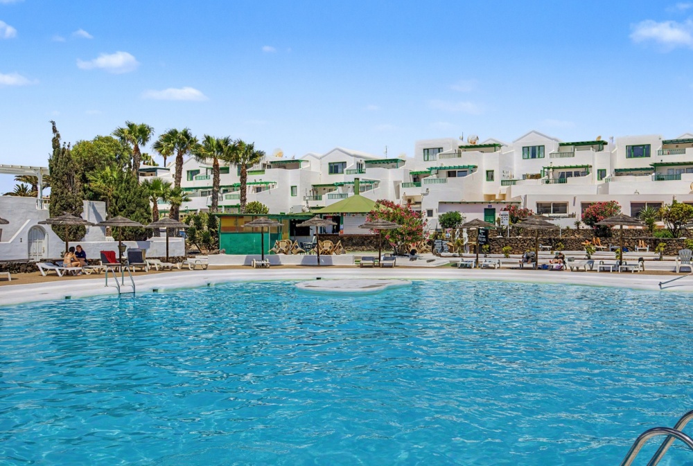Two-Bedroom Ground Floor Apartment with Sea Views in Costa Teguise - Costa Teguise - lanzaroteproperty.com