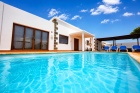 Detached villa in Parque Del Rey complex with a south-facing garden and private heated pool - Playa Blanca - Property Picture 1