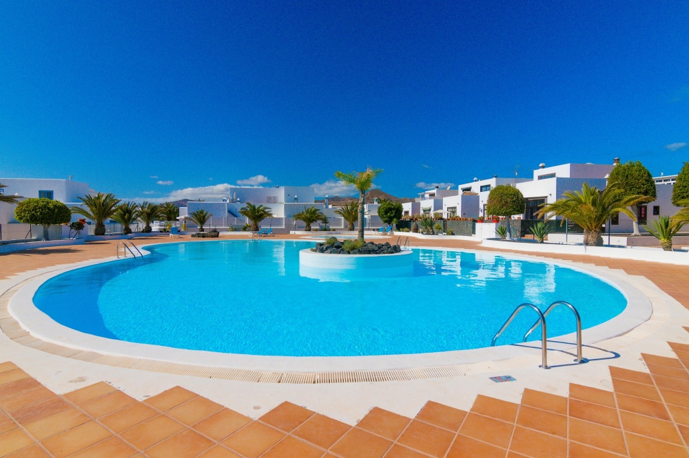 Bungalow with Sea Views, Pool and Private Terraces - Puerto Calero - lanzaroteproperty.com