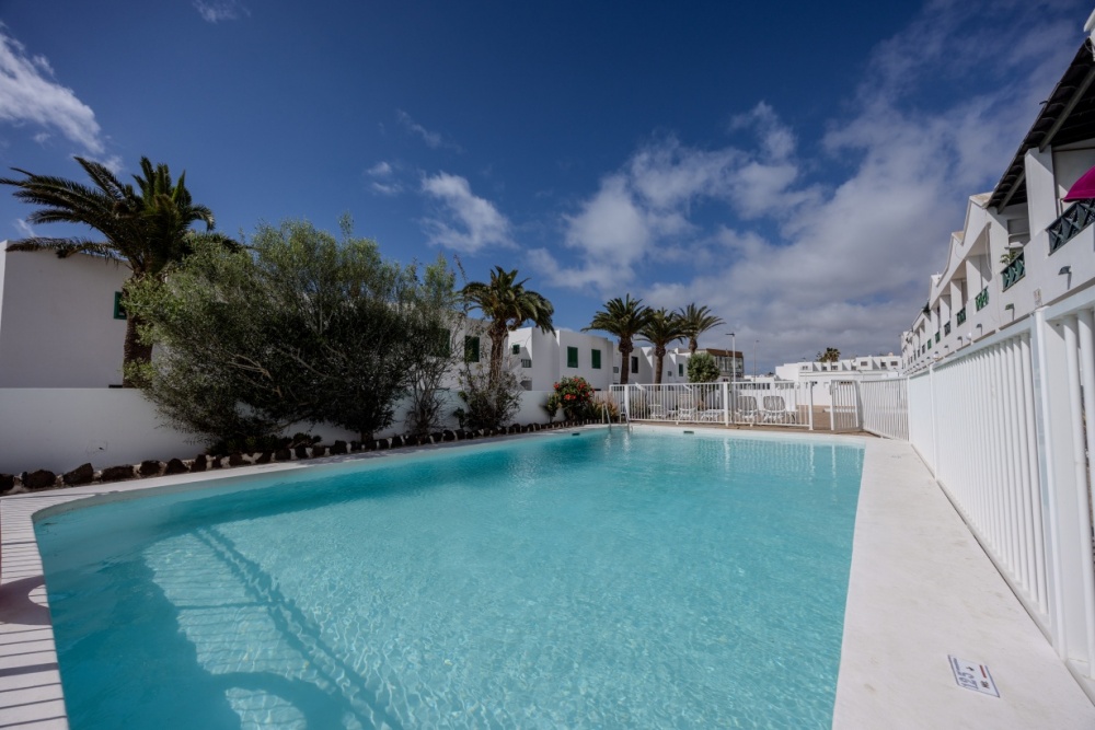 Top-floor 1 bedroom apartment in with communal pool in Puerto del Carmen - Puerto Del Carmen Top-floor 1 bedroom apartment in with communal pool in Puerto del Carmen - Puerto del Carmen - lanzaroteproperty.com