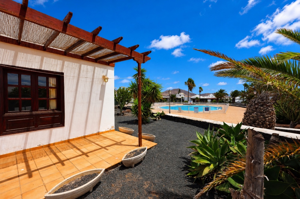 Residential Living with Communal Pool and Mountain Views - Playa Blanca - lanzaroteproperty.com