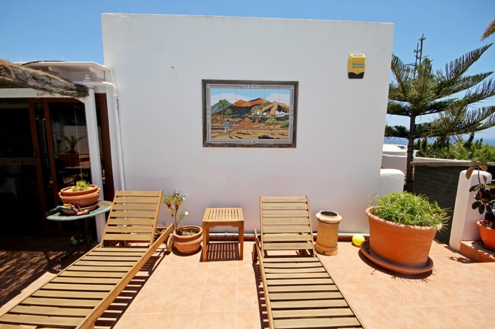 3 Bedroom detached villa with spectacular sea and mountain views in Los Mojones - Puerto del Carmen - lanzaroteproperty.com