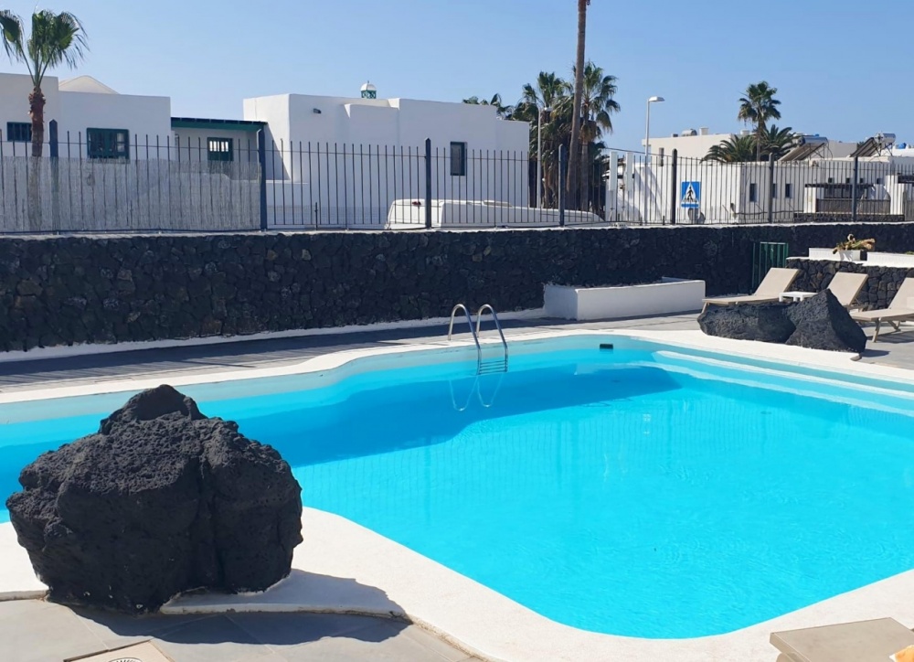 Stylish 1 Bed Apartment Just Minutes from the Beach in Puerto del Carmen - Puerto del Carmen - lanzaroteproperty.com