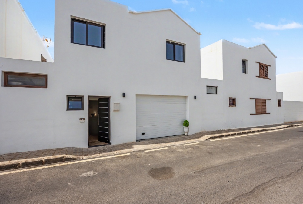 3 bedroom refurbished duplex in Playa Honda - Playa Honda - lanzaroteproperty.com