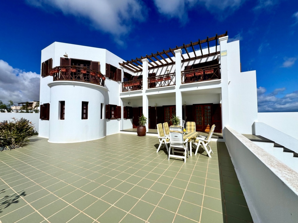 Brilliant hilltop detached house in Costa Teguise - Costa Teguise - lanzaroteproperty.com