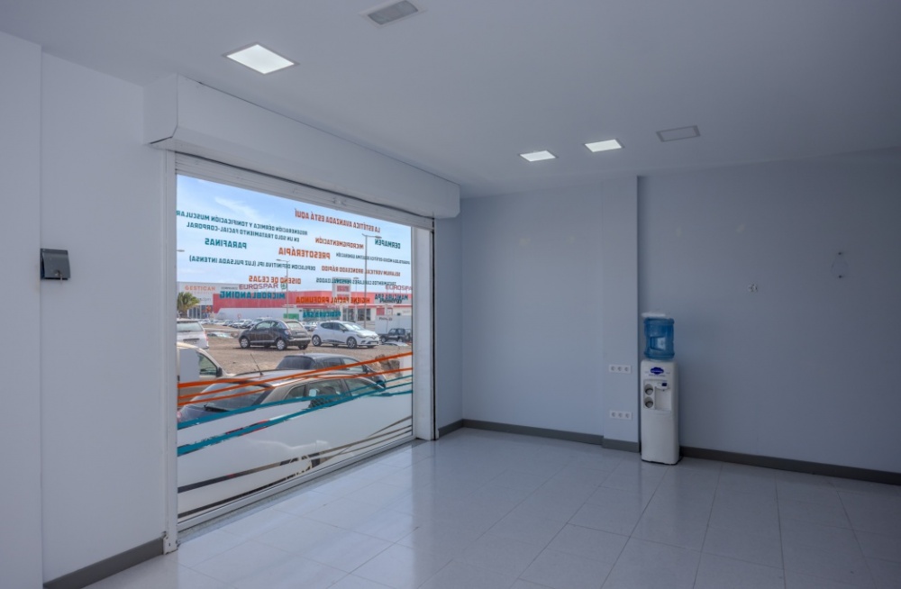 Commercial unit in Arrecife - Arrecife Commercial unit in Arrecife - Calle fasnia - lanzaroteproperty.com