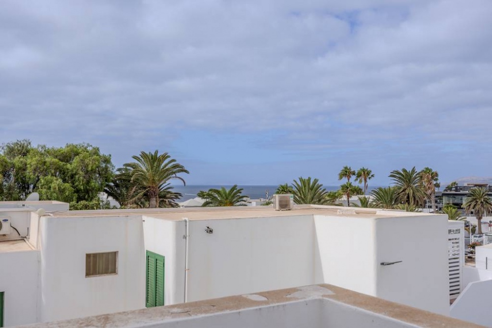 2 Bedroom Duplex with Sea Views in secure Gated Complex - Puerto Del Carmen 2 Bedroom Duplex with Sea Views in secure Gated Complex - Calle Salinas - lanzaroteproperty.com