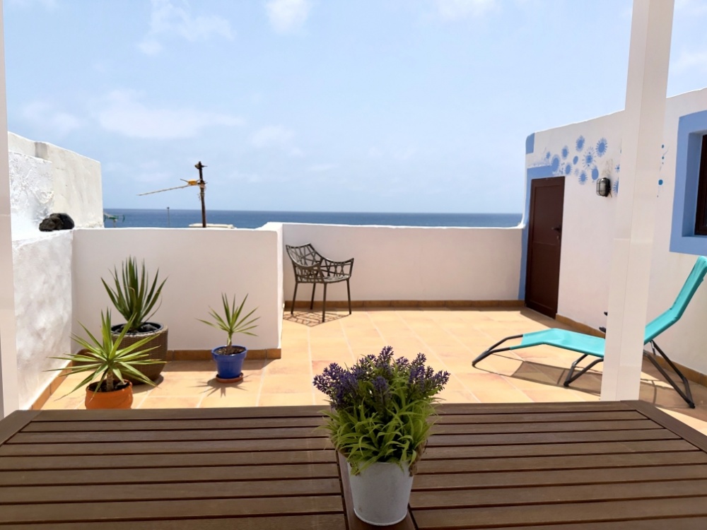 Modern Coastal Living with Private Roof Terrace - Arrieta - lanzaroteproperty.com