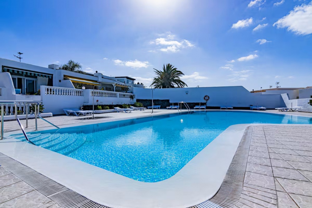Spacious Ground Floor Apartment Near Old Town - Puerto Del Carmen - lanzaroteproperty.com