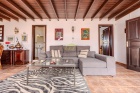 Delightful traditional style villa set on large plot in Playa Blanca - Playa Blanca - Property Picture 1