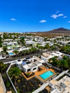 Delightful traditional style villa set on large plot in Playa Blanca - Playa Blanca - Property Picture 1