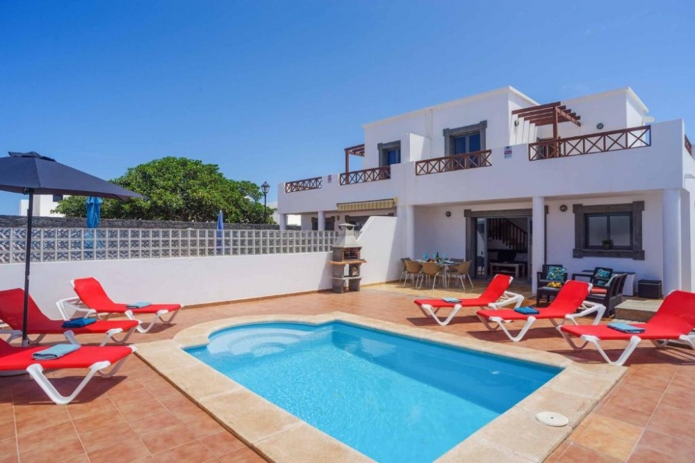 Peaceful Coastal Living Close to Marina Rubicón - Playa Blanca - lanzaroteproperty.com
