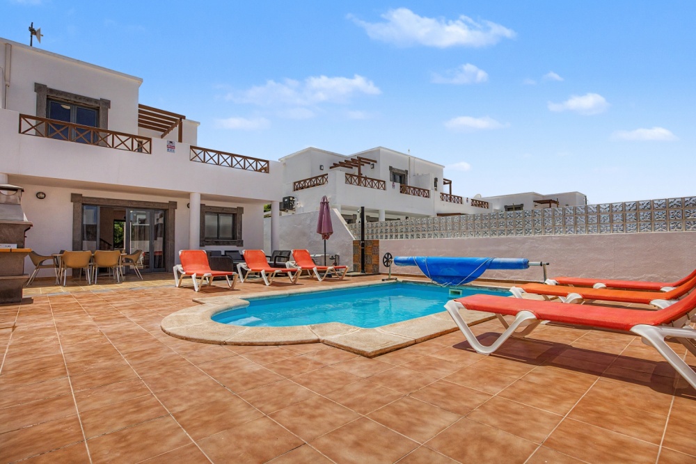 Peaceful Coastal Living Close to Marina Rubicón - Playa Blanca - lanzaroteproperty.com