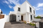 3 bedroom 3 bathroom villa with private pool and close to the beach. - Playa Blanca - Property Picture 1
