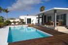Beautiful villa located just minutes away from the popular Marina in Puerto Calero - Puerto Calero - Property Picture 1