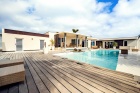 Beautiful villa located just minutes away from the popular Marina in Puerto Calero - Puerto Calero - Property Picture 1