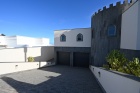Beautiful villa located just minutes away from the popular Marina in Puerto Calero - Puerto Calero - Property Picture 1