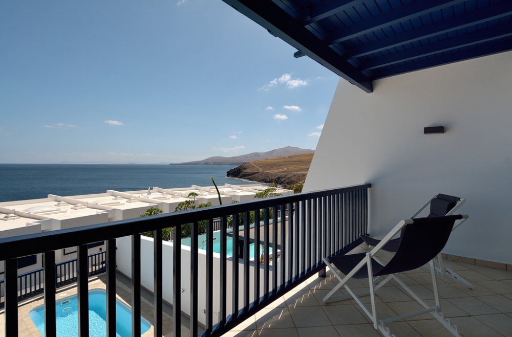 Beautiful 3 bedroom triplex with stunning sea views in Puerto Calero - Puerto Calero - lanzaroteproperty.com