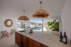 A breathtakingly designed detached property with immaculate features throughout - Guime - Property Picture 1