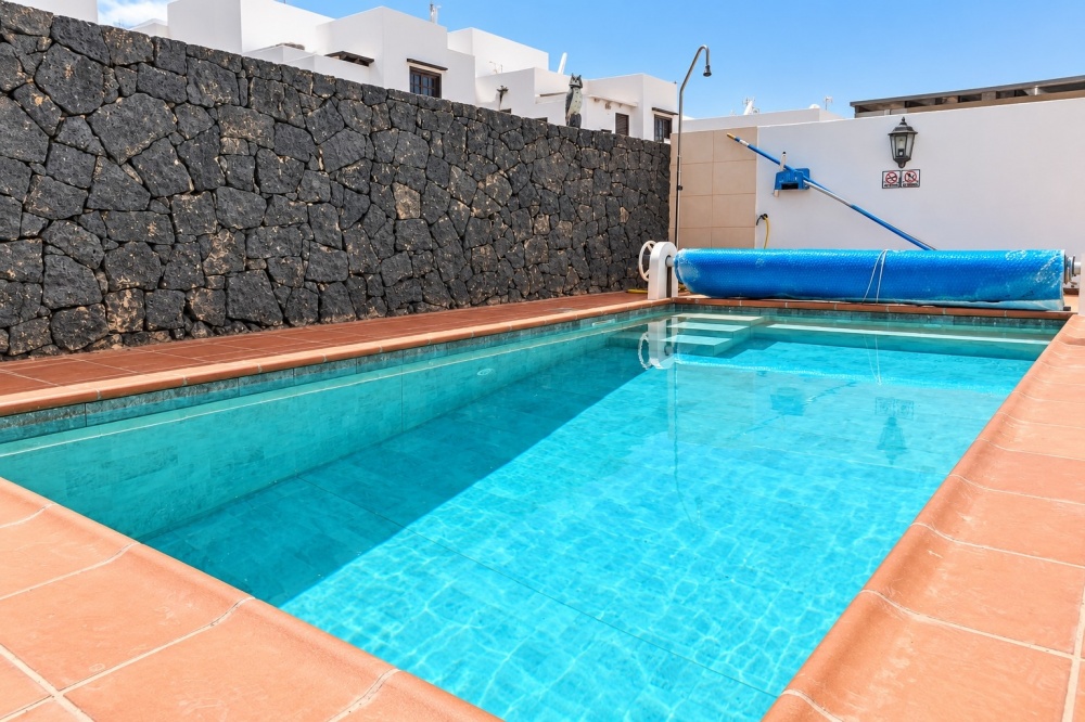 Wonderful detached property with private plot close to the beach in Puerto del Carmen - Puerto del Carmen - lanzaroteproperty.com