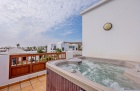 Well presented 2 bedroom villa with mountain views in Playa Blanca - Playa Blanca - Property Picture 1 Well presented 2 bedroom villa with mountain views in Playa Blanca - Calle japon - Property Picture 1
