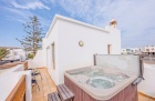 Well presented 2 bedroom villa with mountain views in Playa Blanca - Playa Blanca - Property Picture 1 Well presented 2 bedroom villa with mountain views in Playa Blanca - Calle japon - Property Picture 1