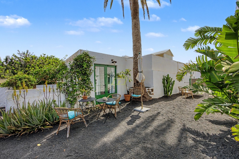 Charming Canarian villa with 6 bedrooms in Haria - Haria - lanzaroteproperty.com