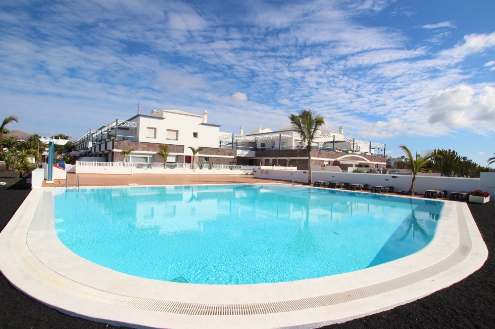Frontline 2 bedroom apartment with breathtaking sea views in Puerto del Carmen - Puerto del Carmen - lanzaroteproperty.com
