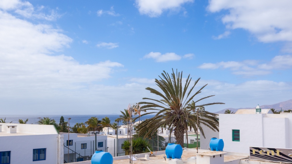 A pristine apartment moments from the beach in Puerto del Carmen - Puerto del Carmen - lanzaroteproperty.com