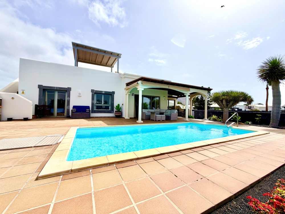 Exceptional Roof Terrace with Panoramic Sea Views - Playa Blanca - lanzaroteproperty.com