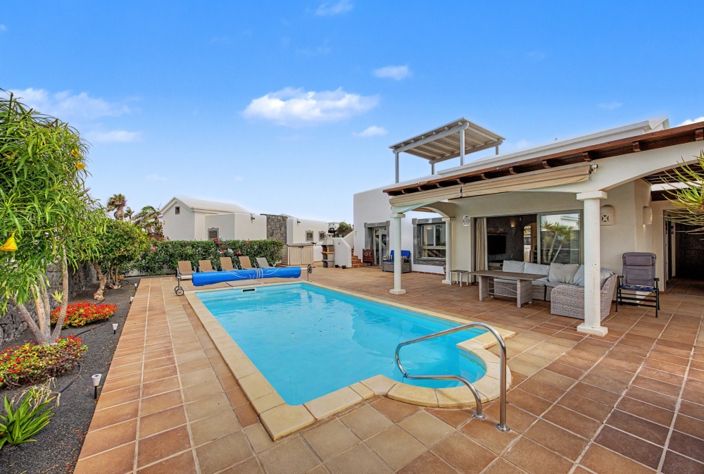 Detached villa with sea views and private pool in Playa Blanca - Playa Blanca - lanzaroteproperty.com