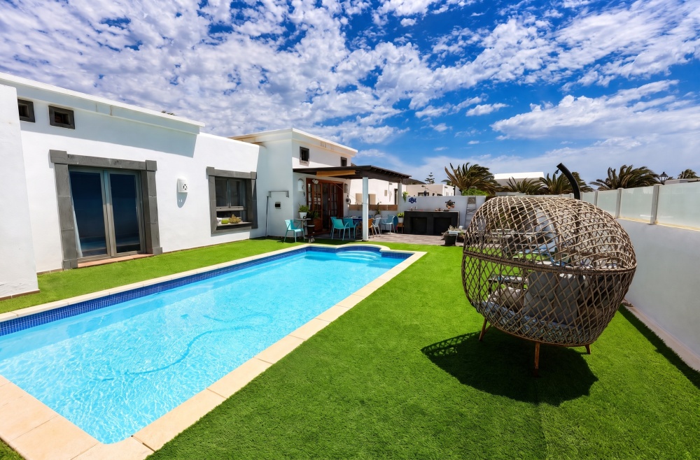 Six Bedroom Villa Complex with Private and Communal Pools in Playa Blanca - Playa Blanca - lanzaroteproperty.com