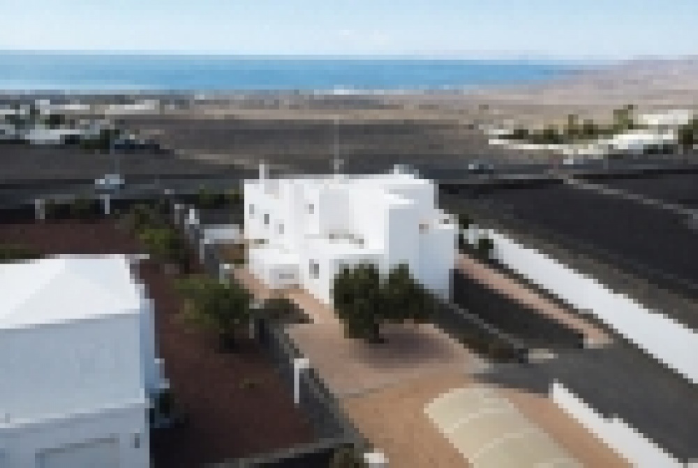 Four-Bedroom Detached Villa with Sea Views in Mácher - Macher - lanzaroteproperty.com