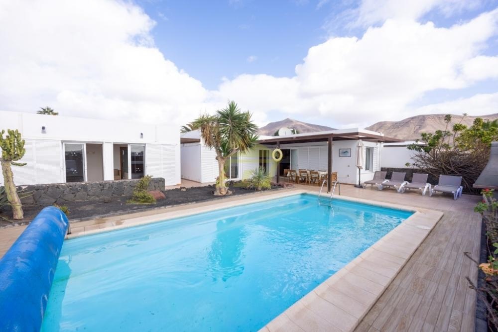 Four-Bedroom Villa with Pool and Sea Views in Costa Papagayo - Playa Blanca - lanzaroteproperty.com
