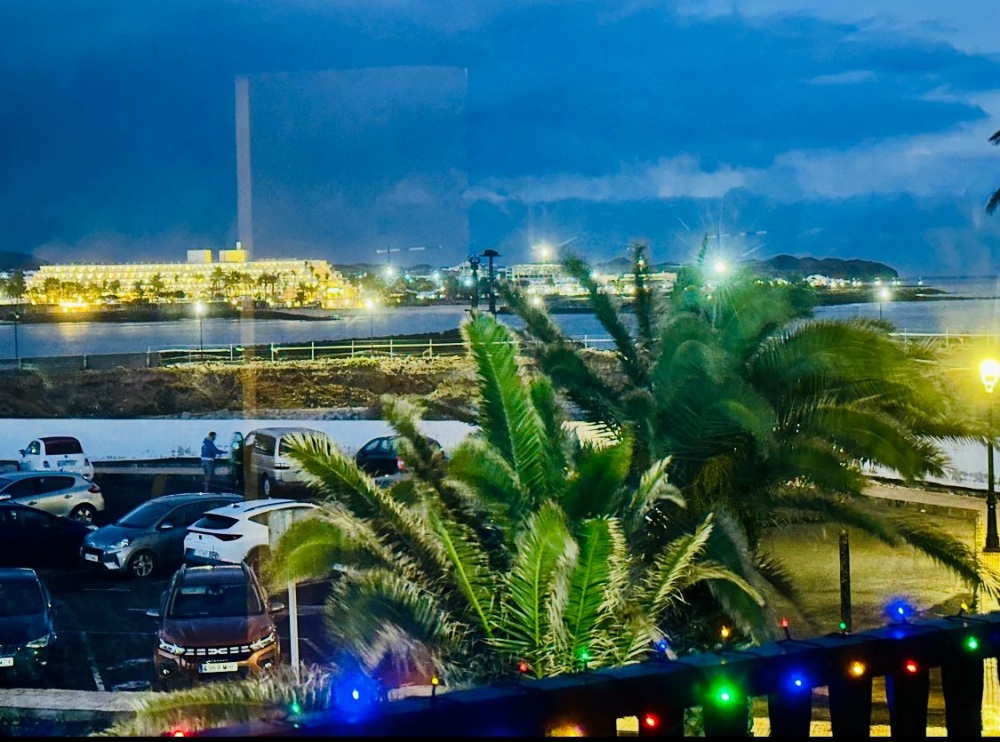 Outstanding frontline apartment with panoramic sea views in Costa Teguise - Costa Teguise - lanzaroteproperty.com