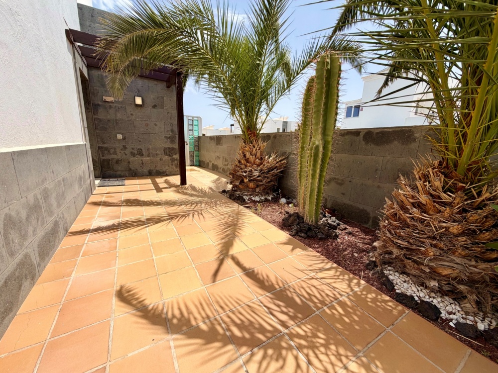 Playa Blanca Corner Plot Gem with Balcony Views & Private Pool - Playa Blanca - lanzaroteproperty.com