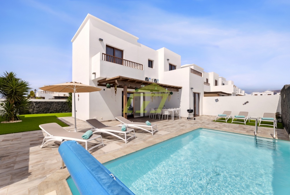 Modern fully detached 3 bedroom villa with heated pool in Playa Blanca - Playa Blanca - lanzaroteproperty.com