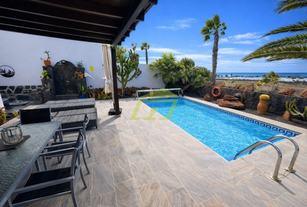 Sea view 3 bedroom villa with private pool & jacuzzi in Playa Blanca - Playa Blanca - lanzaroteproperty.com