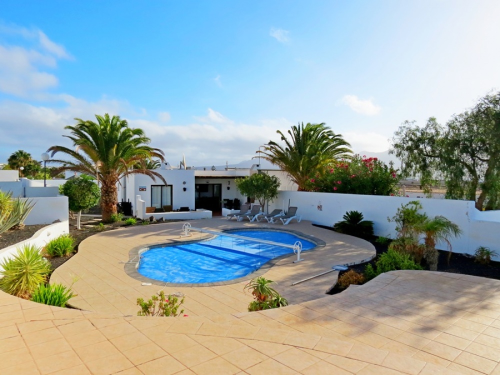 2 Bedroom semidetached villa for sale in Playa Blanca