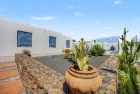 Private garden, stunning views and excellent outdoor leisure facilities - Costa Teguise - Property Picture 1
