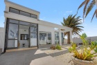 Private garden, stunning views and excellent outdoor leisure facilities - Costa Teguise - Property Picture 1
