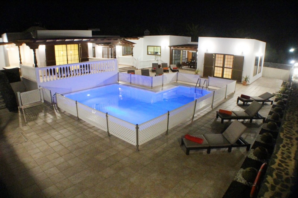 5 Bedroom 5 bathroom property with private pool in Puerto Calero - . - lanzaroteproperty.com